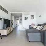 Lb Vacation I Admire Panoramic Ocean Views Through Walls Of Windows * Cannes
