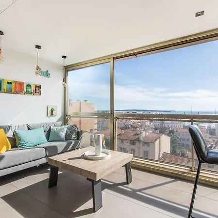 Lb Vacation I Admire Panoramic Ocean Views Through Walls Of Windows Cannes