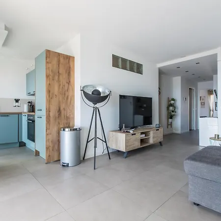 Apartment Lb Vacation I Admire Panoramic Ocean Views Through Walls Of Windows