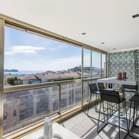 Lb Vacation I Admire Panoramic Ocean Views Through Walls Of Windows *