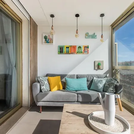 Appartamento Lb Vacation I Admire Panoramic Ocean Views Through Walls Of Windows Cannes